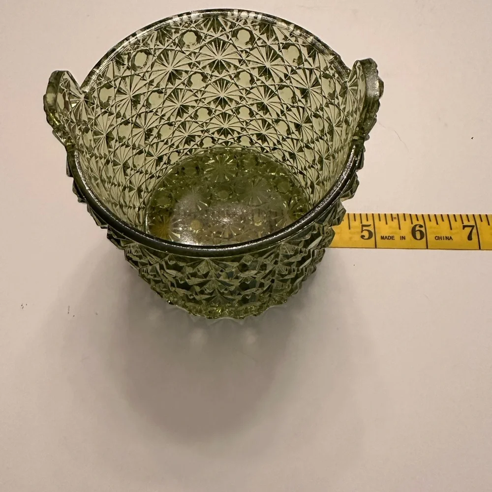 Elegant Green Patterned Glass Jar with Lid - Picture 6 of 9
